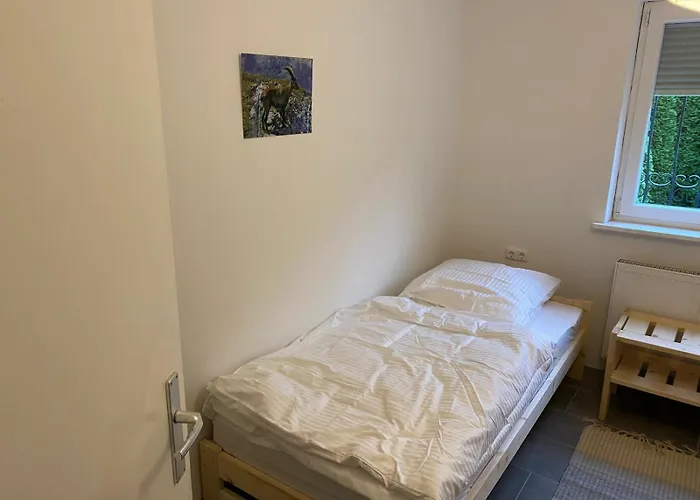 Monteurwohnung In 94405 Apartment *